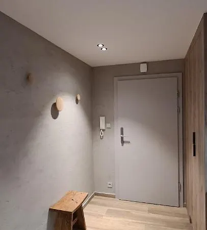 Apartament żurawia 18 *
