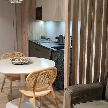 Apartament żurawia 18 *