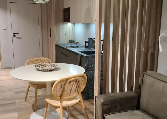 Lägenhet Zurawia 18 *