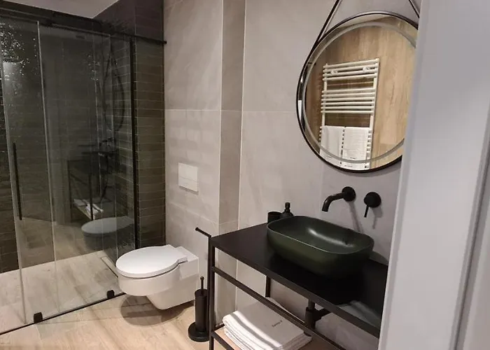 Lägenhet Zurawia 18